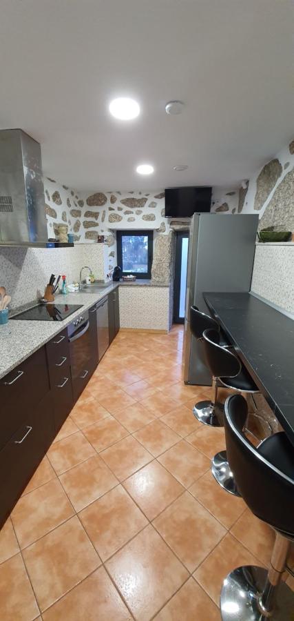 Quinta da Tormenta -14 pessoas- Cabeceiras de Basto 2 casas e piscina privada Exterior foto