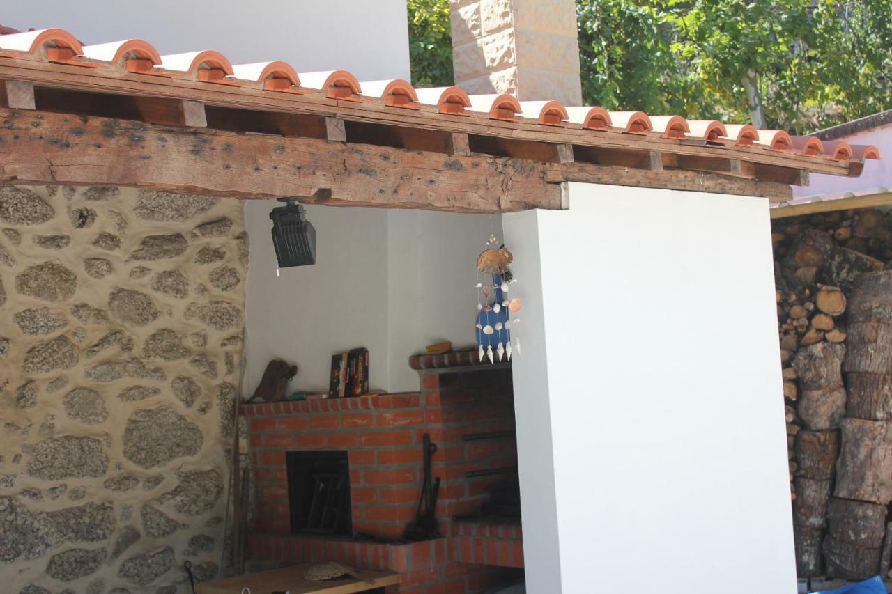 Quinta da Tormenta -14 pessoas- Cabeceiras de Basto 2 casas e piscina privada Exterior foto